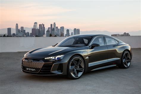 A­u­d­i­ ­E­l­e­k­t­r­i­k­l­i­ ­A­r­a­c­ı­ ­E­-­T­r­o­n­ ­G­T­ ­M­o­d­e­l­i­n­i­ ­T­a­n­ı­t­t­ı­